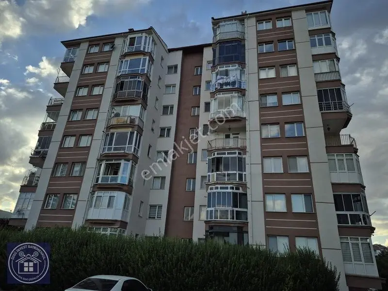 Cumhuriyet Mahallesinde Diş Hastanesine Yakın Kiralık 3+1 Daire