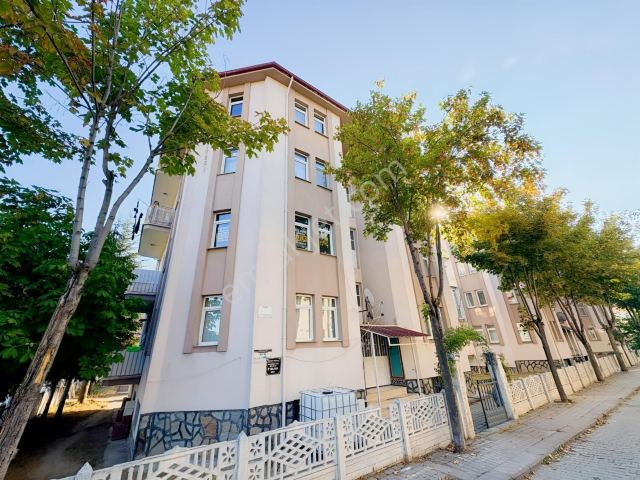 Özgü'den Sporkent'te Site İçi Arakat Yapılı 3+1 Daire