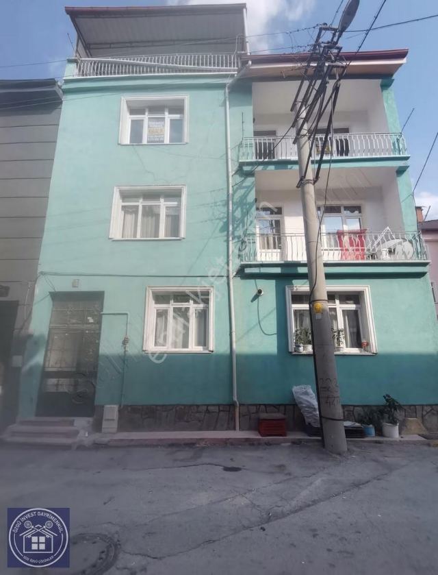Özgü İnvest'ten Yunusemre'de Kiralık Geniş 2+1 Daire