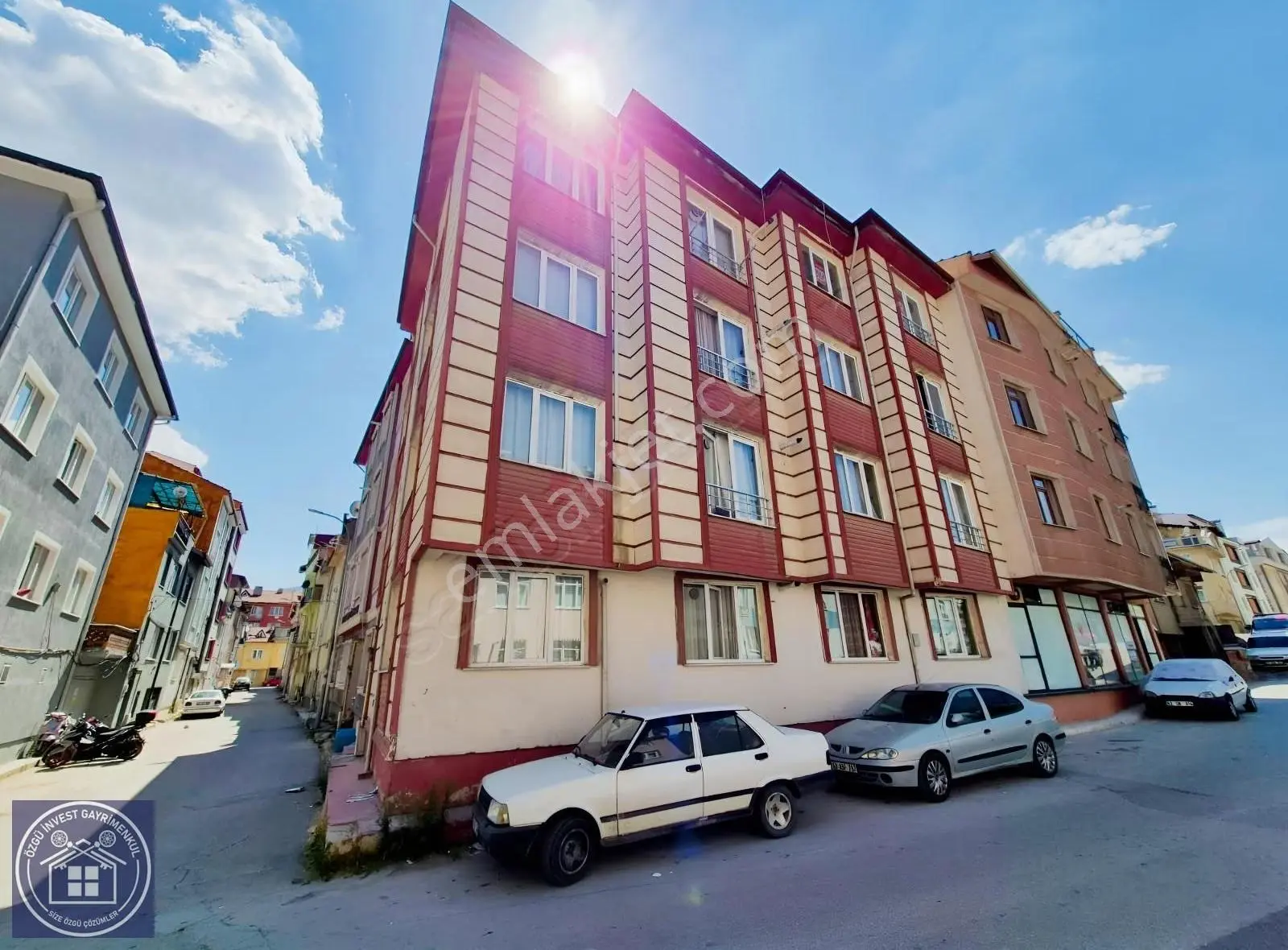 Meydan Mahallesinde 1+1 Eşyalı Satılık Daire
