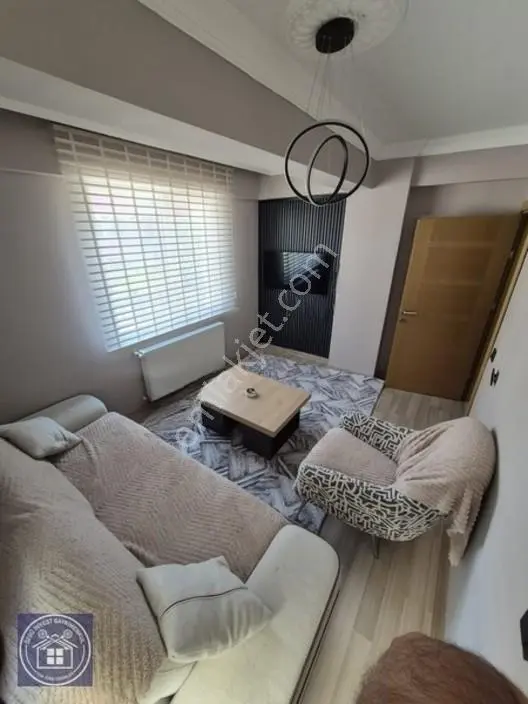 Laleli Cami Yakınında 1+1 Eşyalı Kiralık Daire