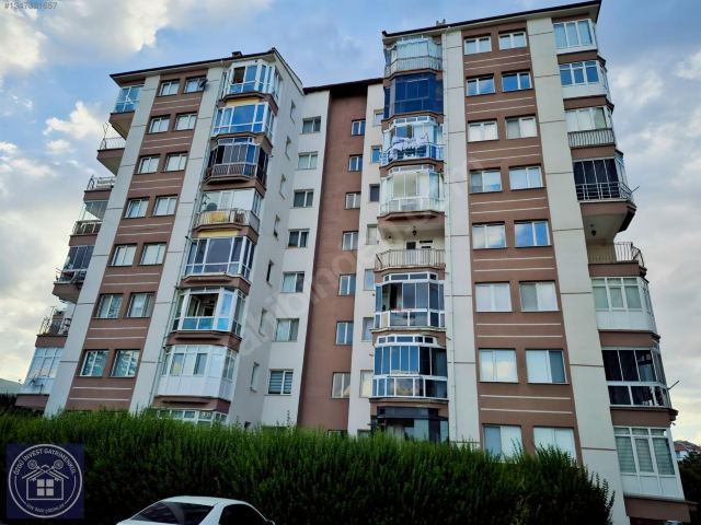Cumhuriyet Mahallesinde Diş Hastanesine Yakın Satılık 3+1 Daire