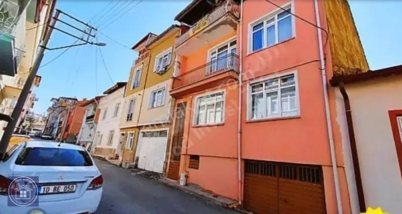 Yenidoğan'da Kapalı Garajlı, Teraslı, İki Katlı Müstakil Ev