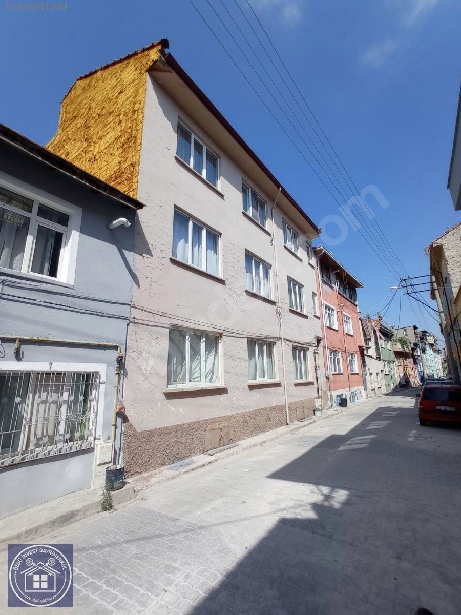 Özgü'den Gaybiefendi Mahallesinde 3 Katlı Müstakil Bina