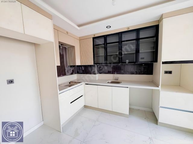 Özgü'den Dumlupınar'da Şahsi Garajlı Site İçi Lüks 2+1 Daire