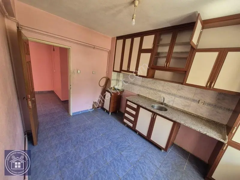 Sporkent'te Pazartesi Pazarının Yanında Kiralık 3+1 Daire