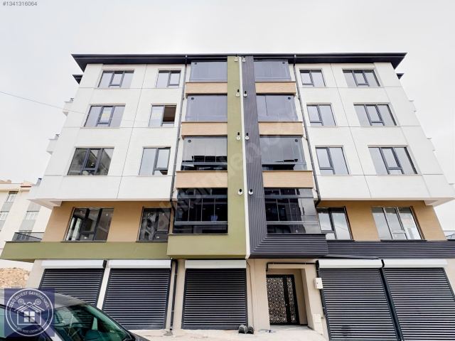 Özgü'den Zafertepe'de Cadde Üzeri Arakat Kiralık 2+1 Daire