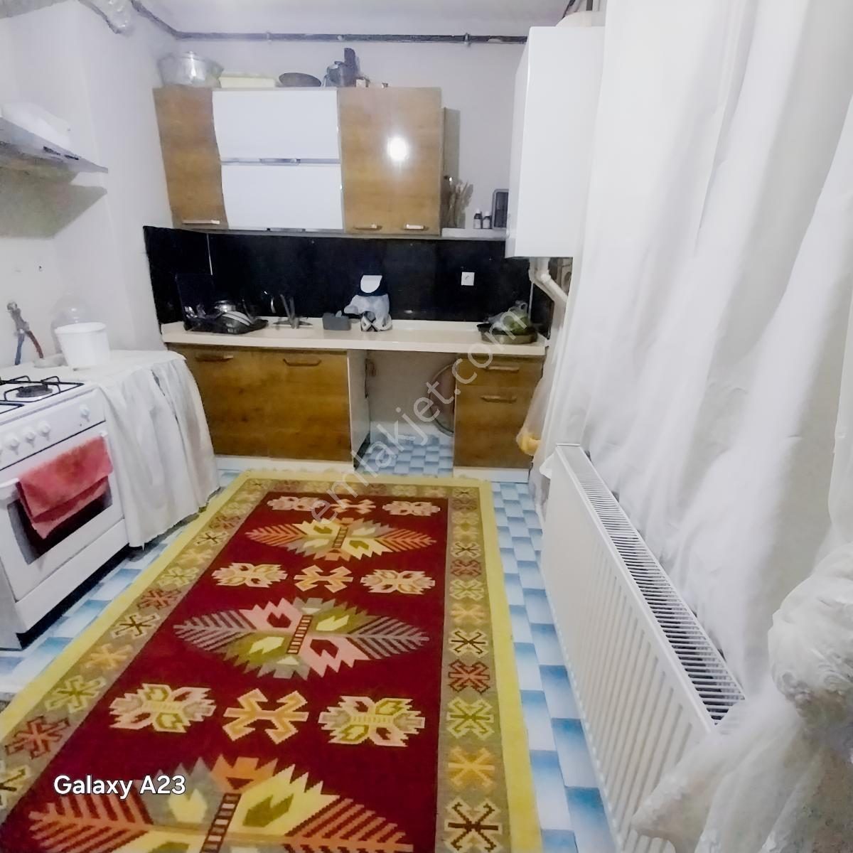 Yenidoğan'da Kiralık Geniş Kullanışlı Daire