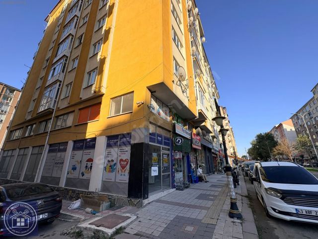 Özgü'den Menderes Cad. Mükemmel Konumda Kiralık 2 Katlı İşyeri